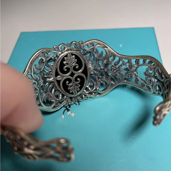 Carolyn Pollack Elegant Sterling Silver Filigree Women's Cuff Bracelet - Picture 7 of 13